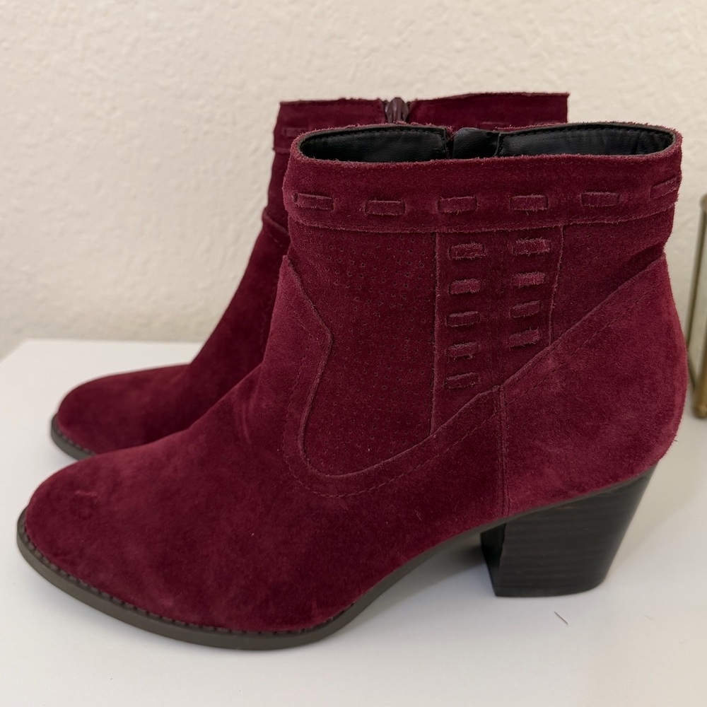 Maroon Heeled suede ankle bootie boots burgundy plum red almond toe size 11